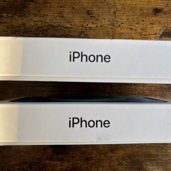 2 iPhone 12 Minis unlocked- 64GB Blue Excellent condition - Picture 4 of 5